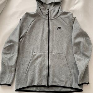 Nike Tech Fleece Grey
